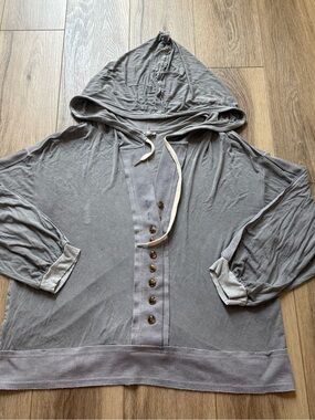 POL Lightweight Hooded Button-Front Pullover in Dusty Gray size Large